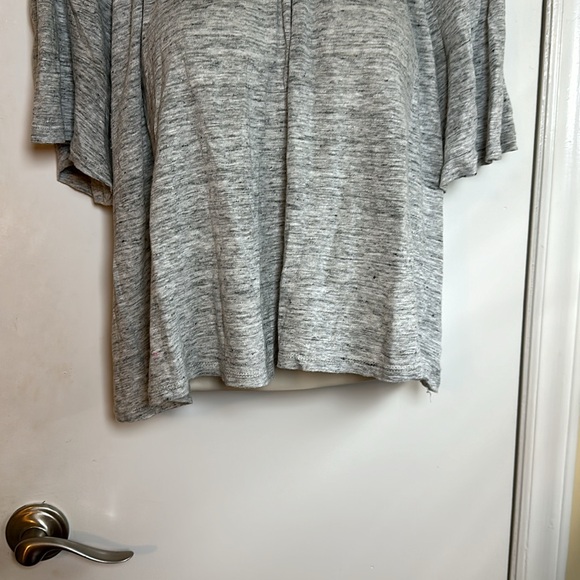 Grey gap off the shoulder top - Picture 3 of 5